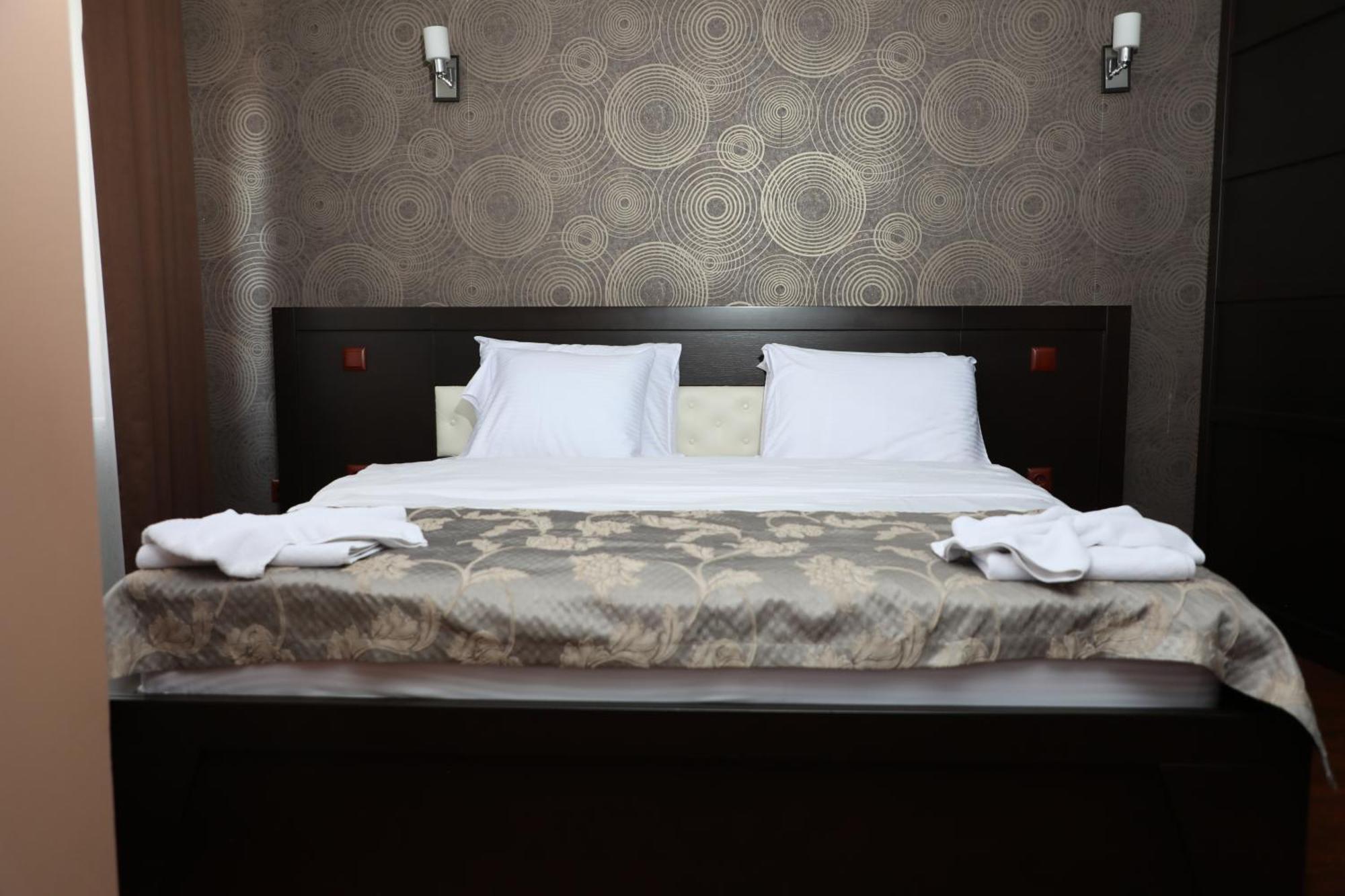 Bruti Hotel 普里兹伦 外观 照片