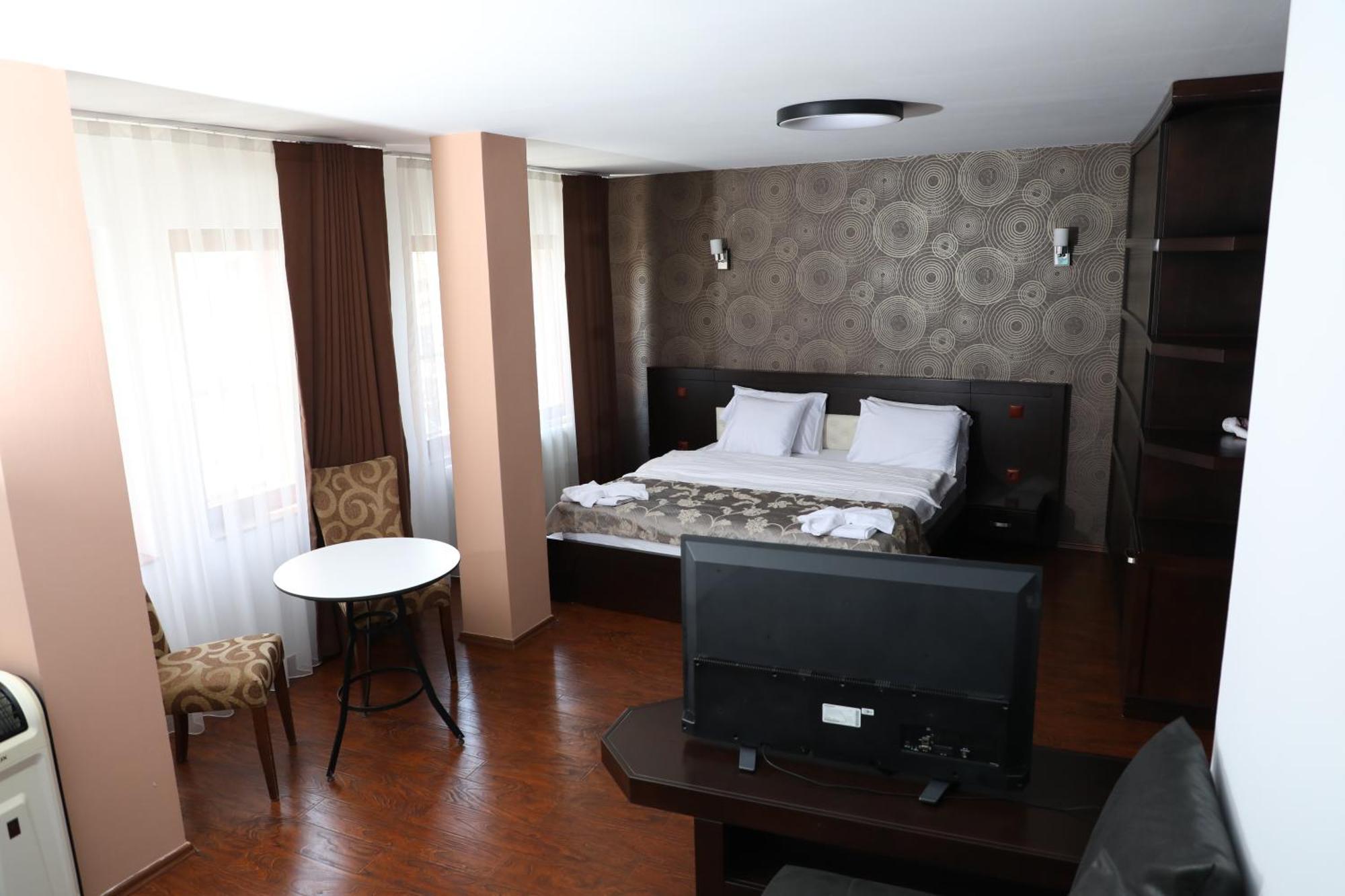 Bruti Hotel 普里兹伦 外观 照片