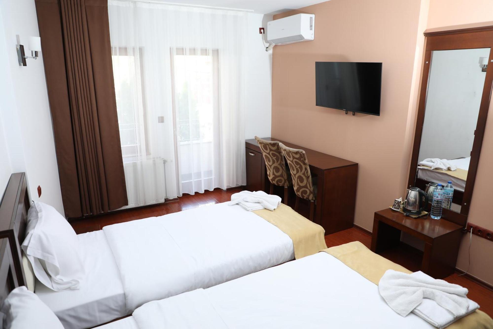 Bruti Hotel 普里兹伦 外观 照片