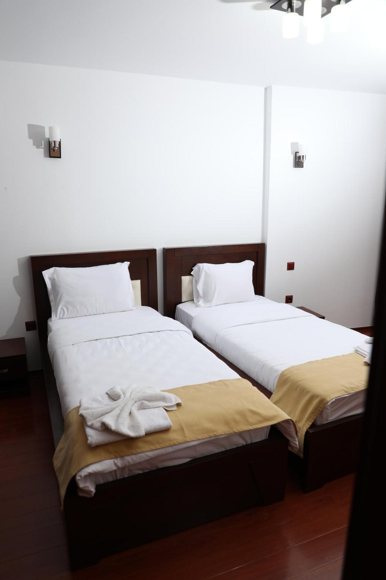 Bruti Hotel 普里兹伦 外观 照片